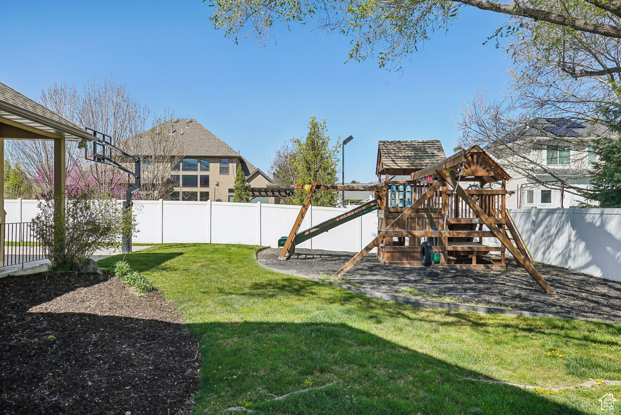 992 W Louise Meadow Dr, South Jordan, Utah image 13