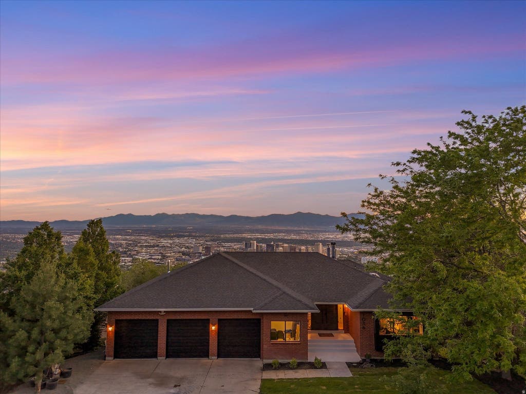 Photo of 1038 E NORTHBONNEVILLE DR, Salt Lake City, UT 84103 (MLS # 2163073)
