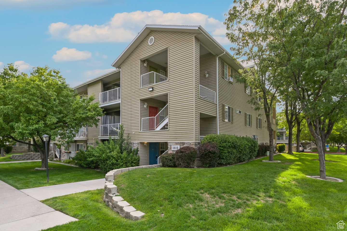 RIVER RUN CONDO PH 6 - Residential