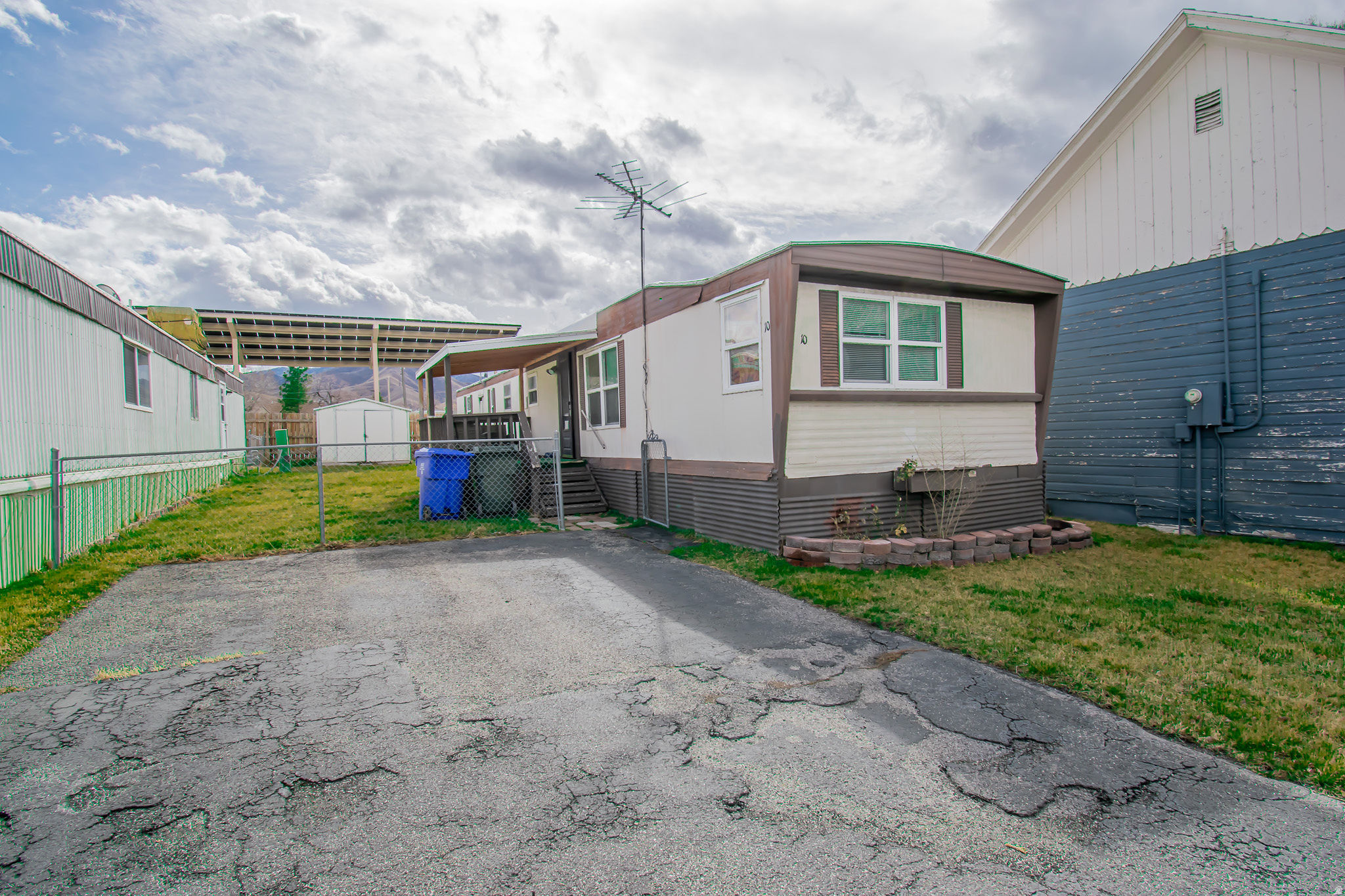 CITY CENTER ESTATES - Residential