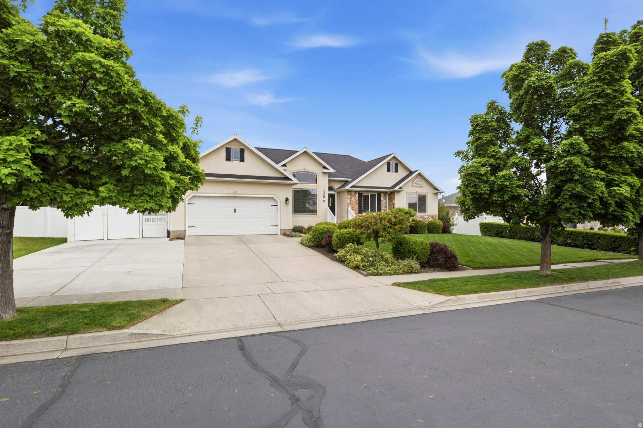 AUTUMN CREST NORTH - Residential