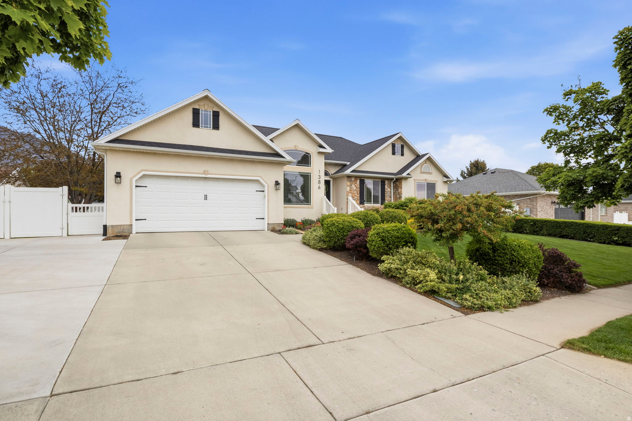AUTUMN CREST NORTH - Residential