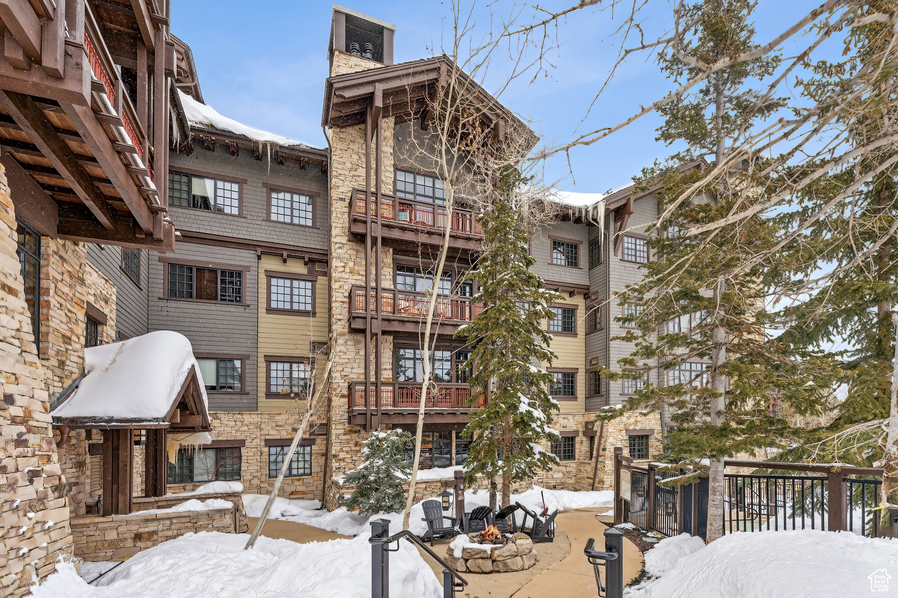 Park City, Utah 84060, United States, 2 Bedrooms Bedrooms, ,3 BathroomsBathrooms,Residential,Active,100118