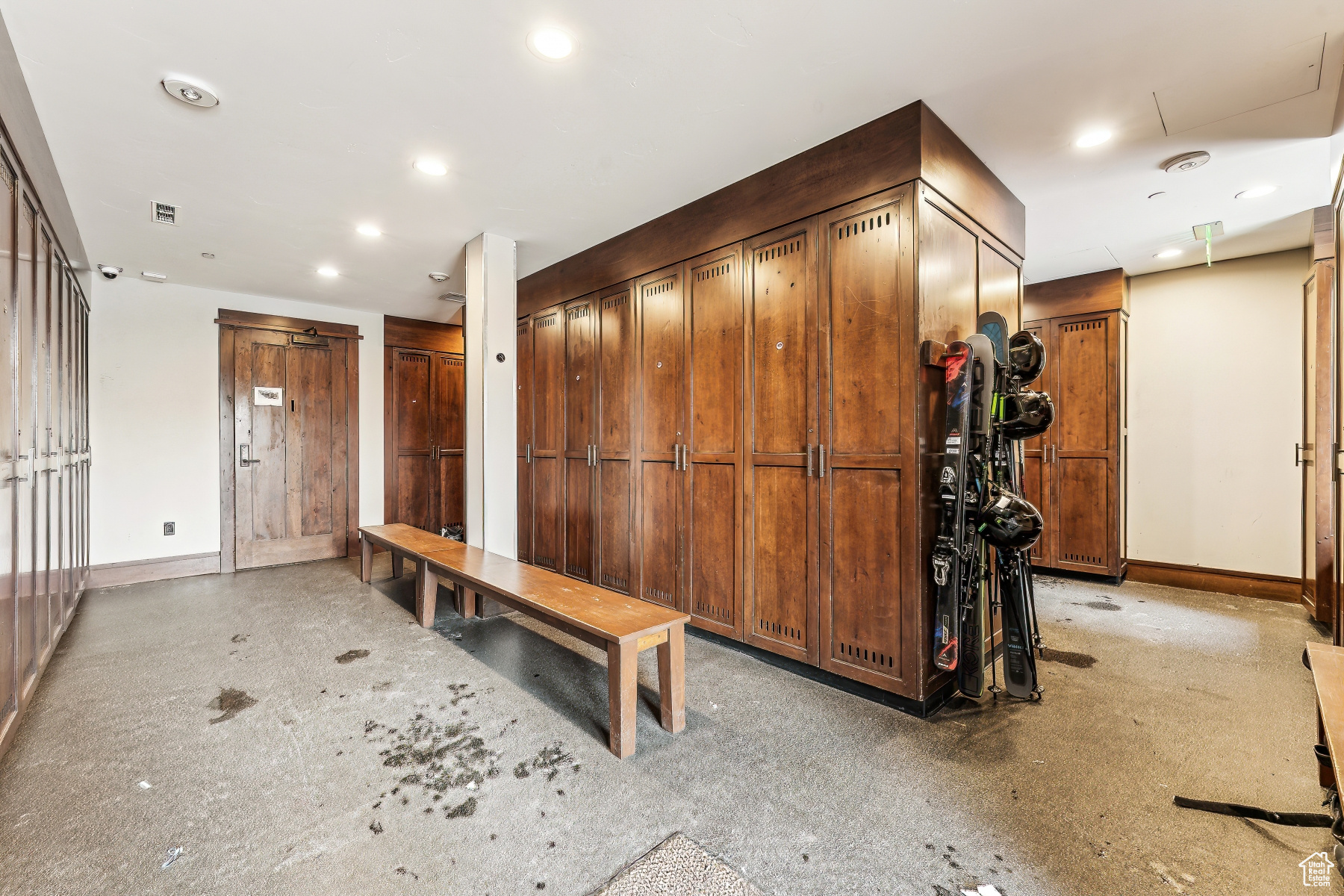 Park City, Utah 84060, United States, 2 Bedrooms Bedrooms, ,3 BathroomsBathrooms,Residential,Active,100118