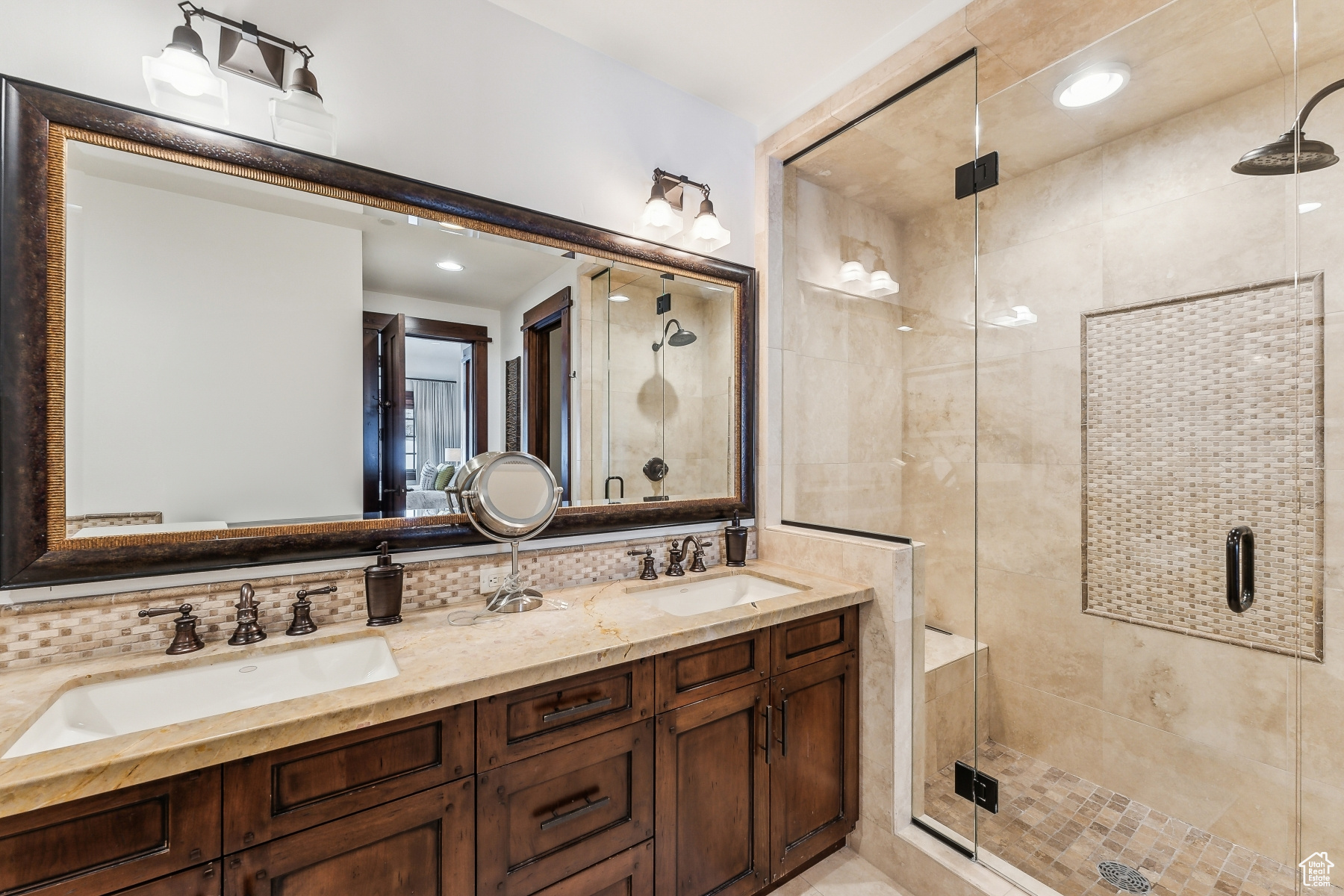 Park City, Utah 84060, United States, 2 Bedrooms Bedrooms, ,3 BathroomsBathrooms,Residential,Active,100118