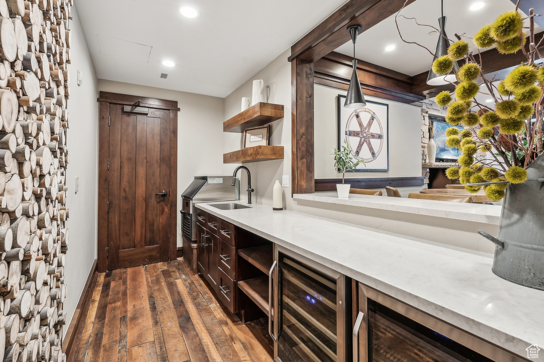 Park City, Utah 84060, United States, 2 Bedrooms Bedrooms, ,3 BathroomsBathrooms,Residential,Active,100118