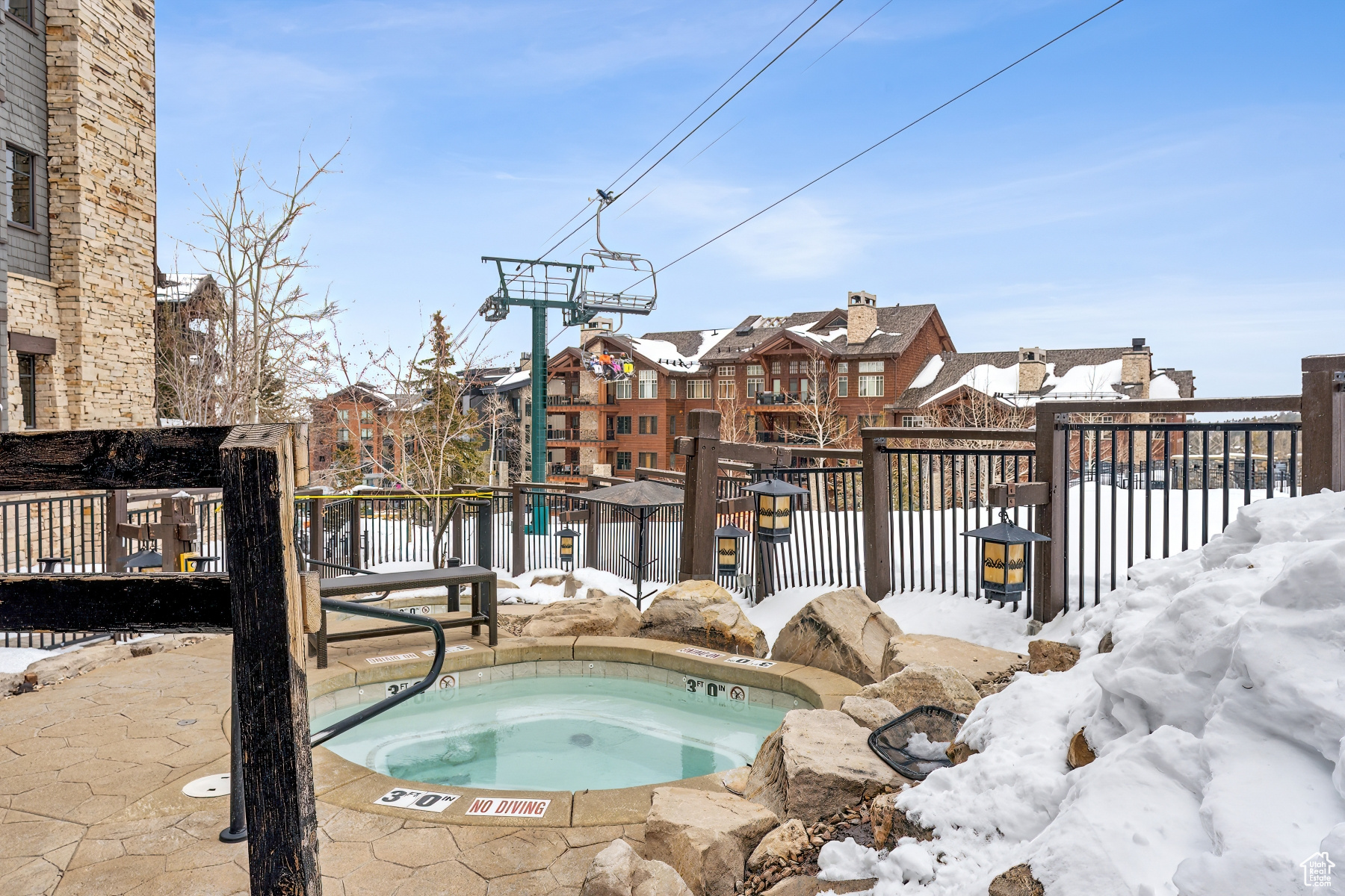 Park City, Utah 84060, United States, 2 Bedrooms Bedrooms, ,3 BathroomsBathrooms,Residential,Active,100118