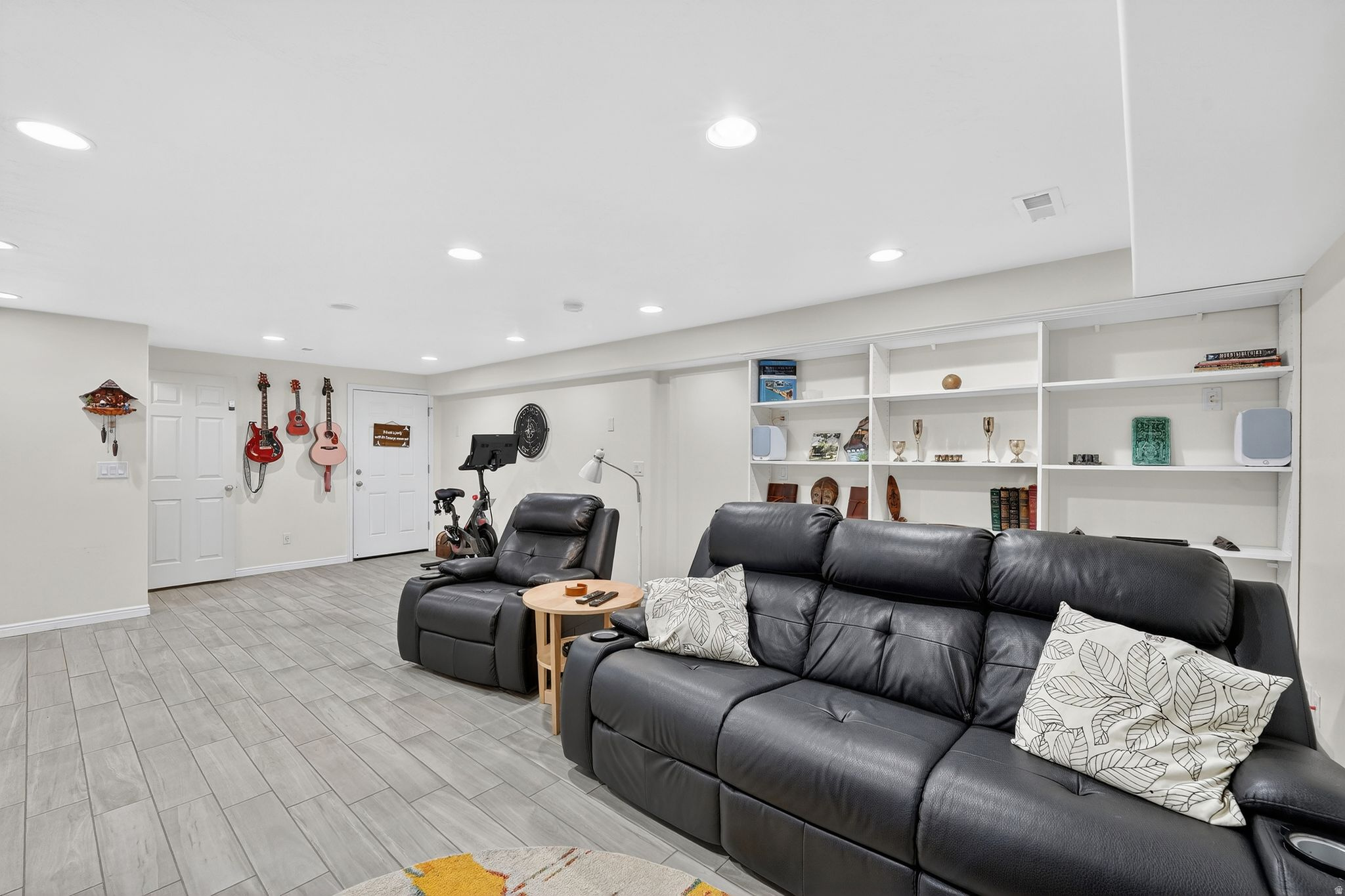 VILLAGE COTTAGES - Residential