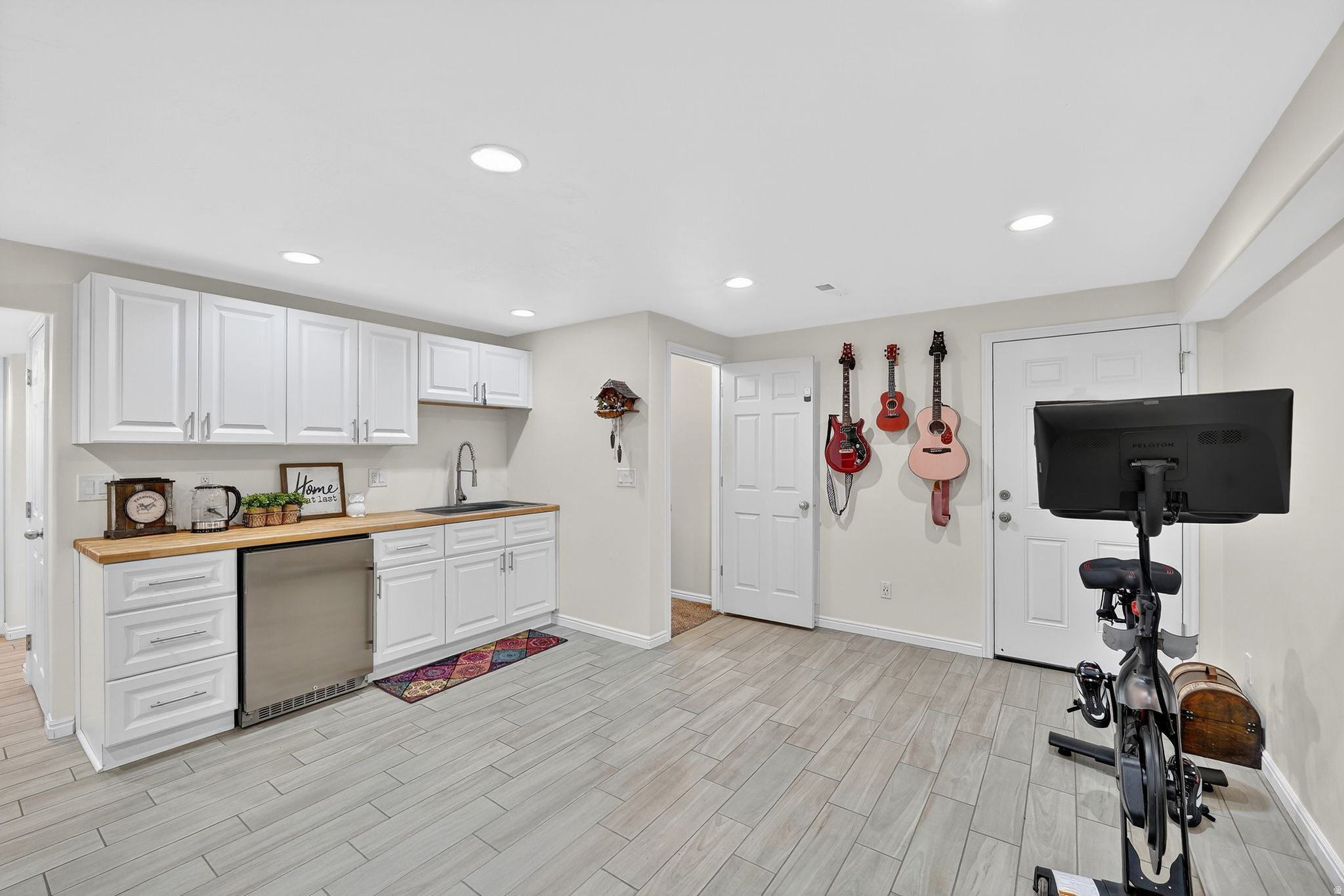 VILLAGE COTTAGES - Residential