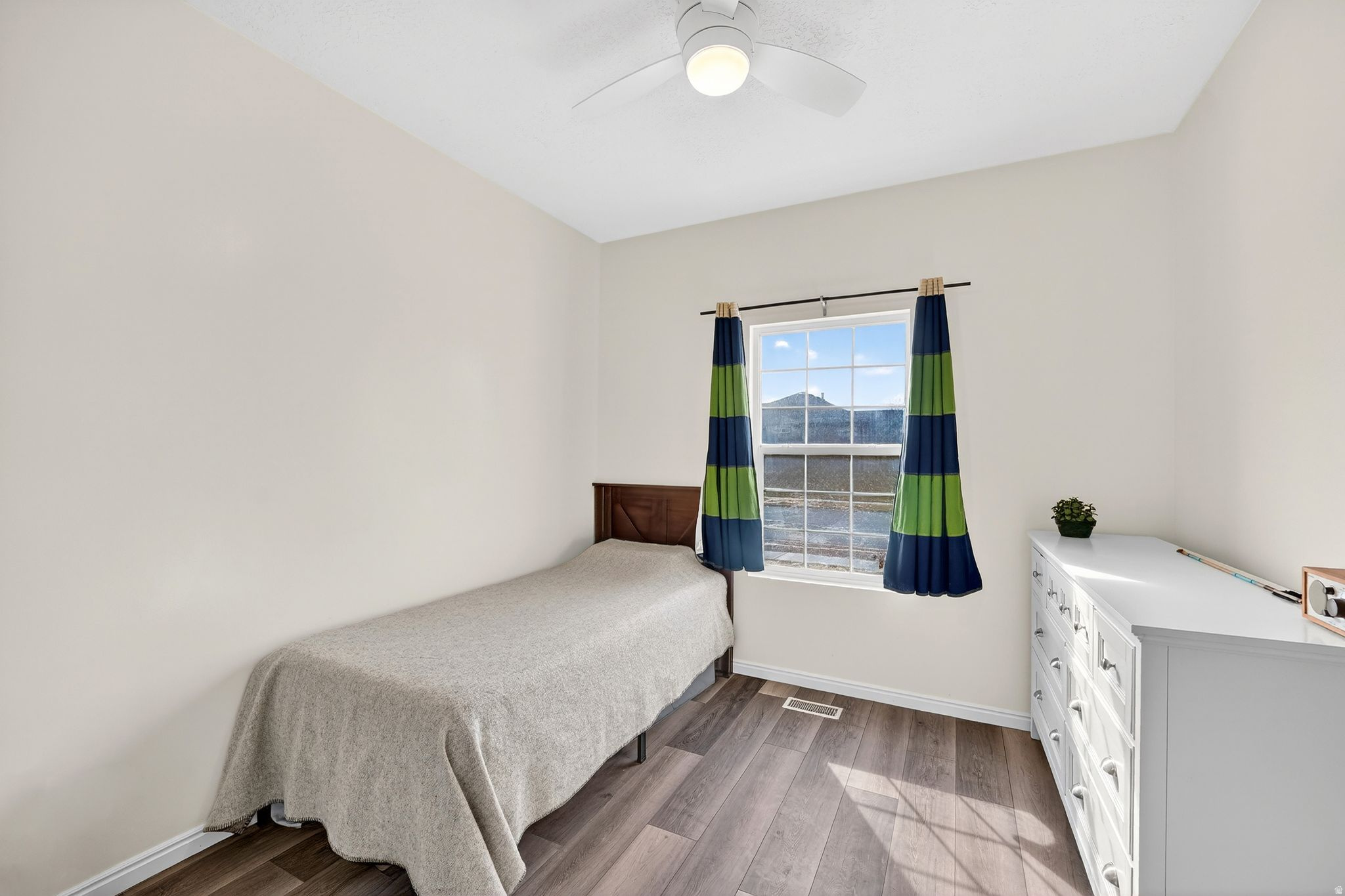 VILLAGE COTTAGES - Residential