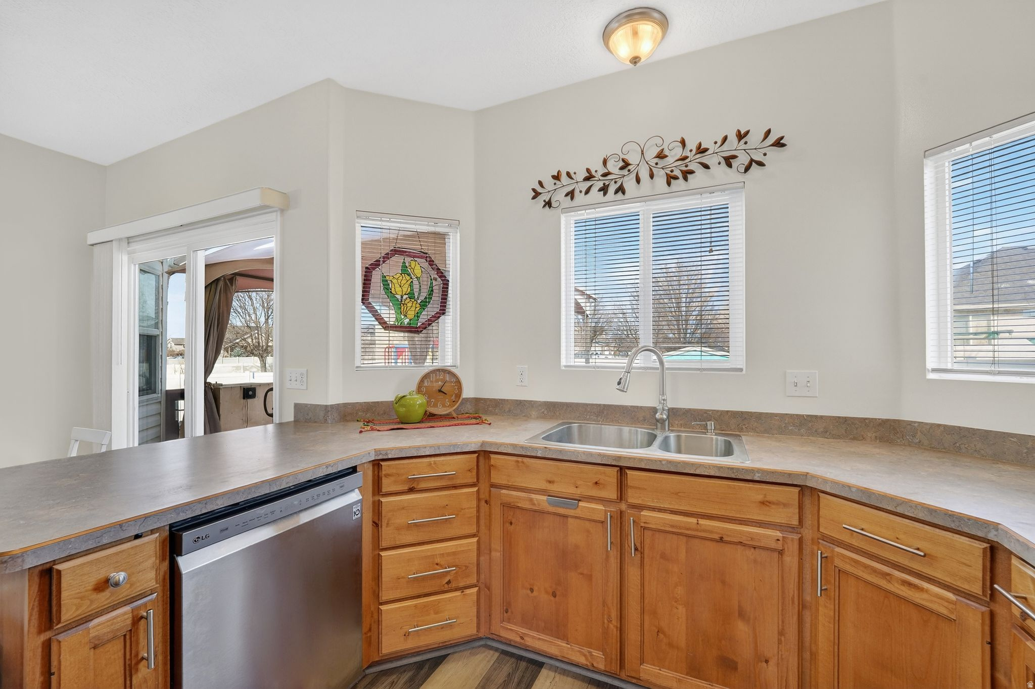 VILLAGE COTTAGES - Residential