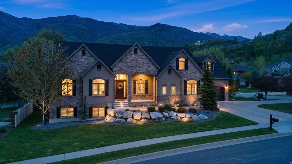 Photo of 8230 DEER RUN WAY, South Weber, UT 84405 (MLS # 2152689)