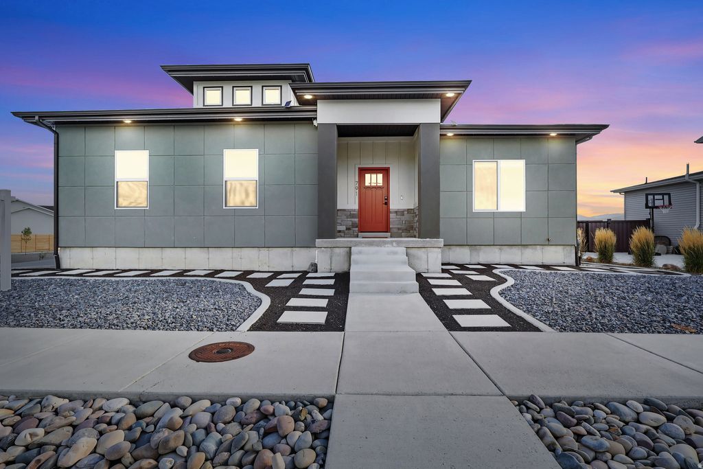 Photo of 791 W 20 N, Hyrum, UT 84319 (MLS # 2144330)