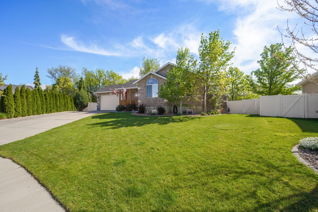 Photo of 1418 N 700 W, Lehi, UT 84043 (MLS # 2151562)