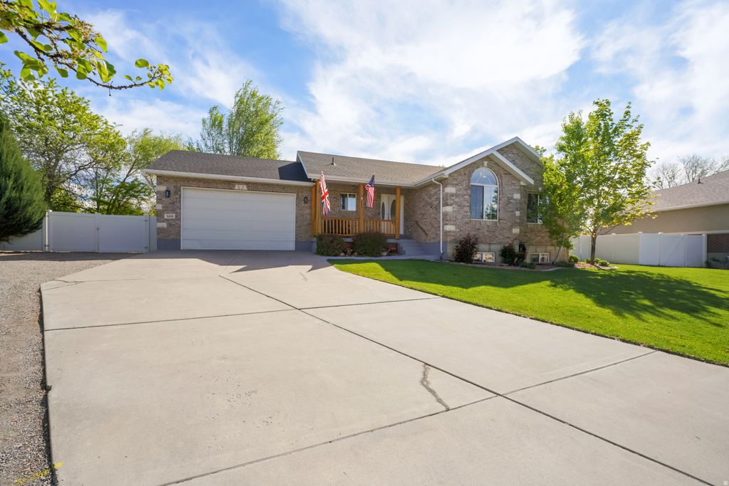 Photo of 1418 N 700 W, Lehi, UT 84043 (MLS # 2151562)