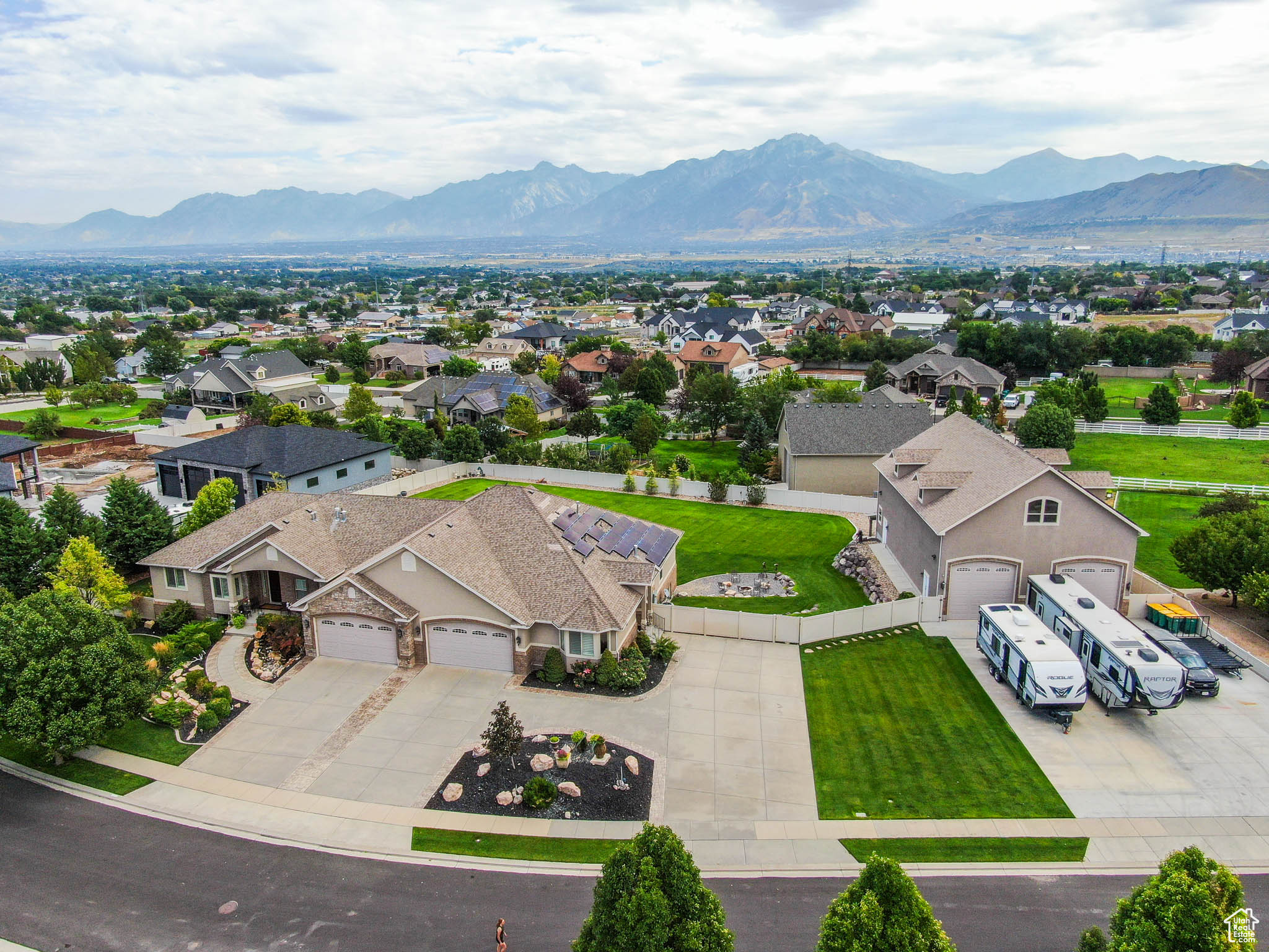 CASCADE COVE - Residential