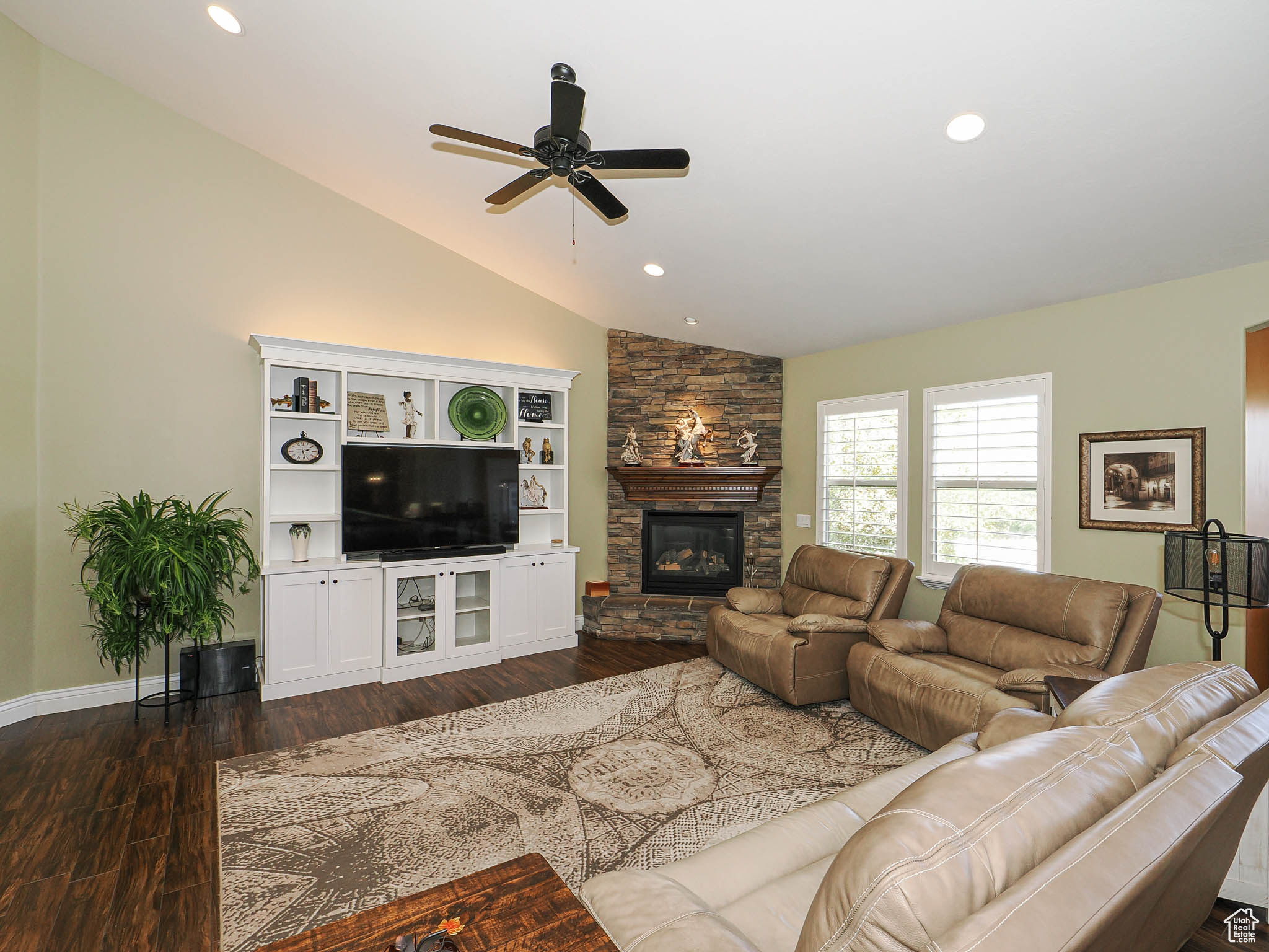 CASCADE COVE - Residential