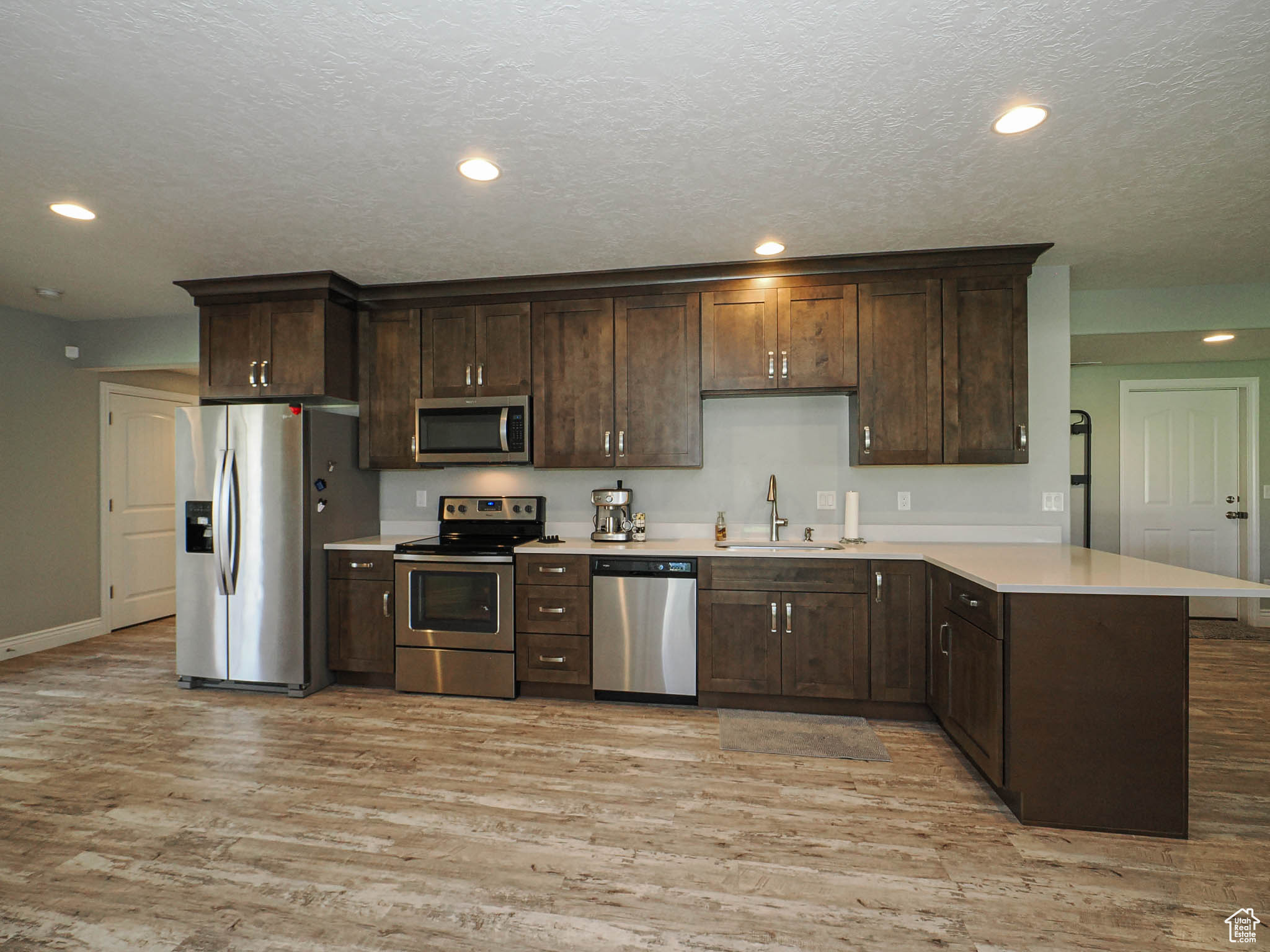 CASCADE COVE - Residential