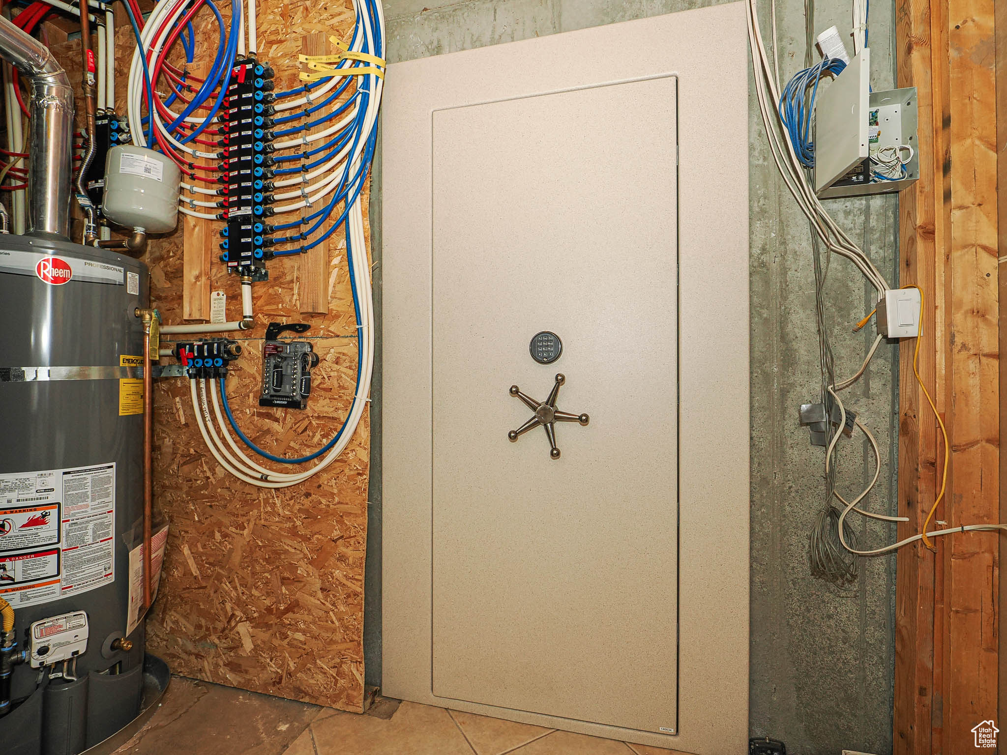 CASCADE COVE - Residential