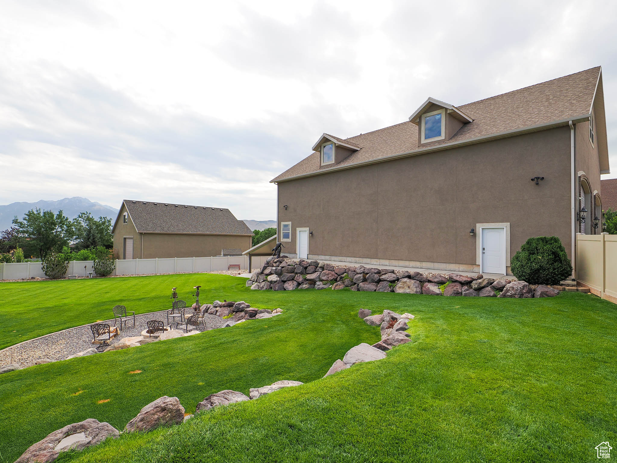 CASCADE COVE - Residential