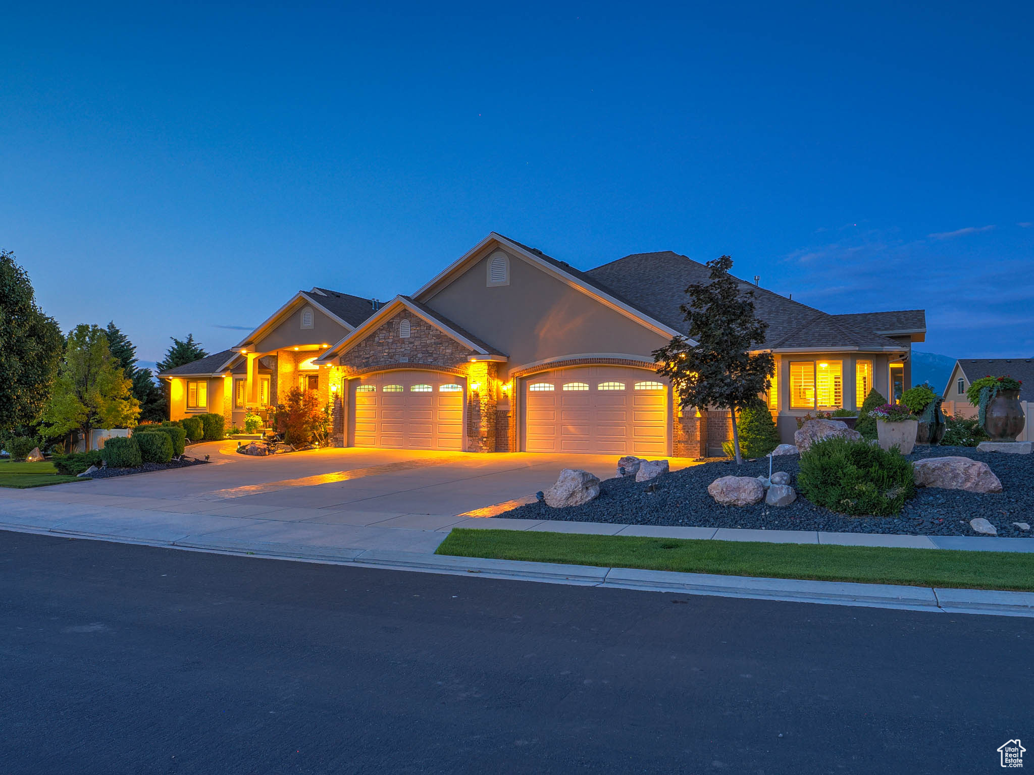 CASCADE COVE - Residential