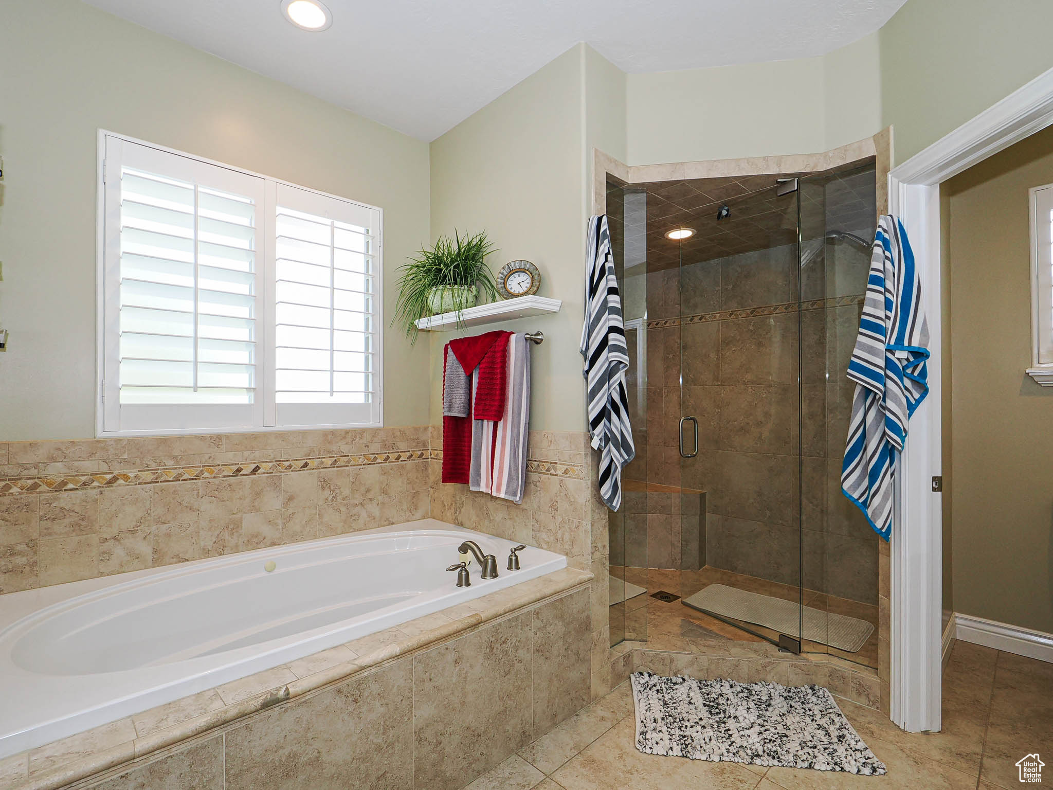 CASCADE COVE - Residential