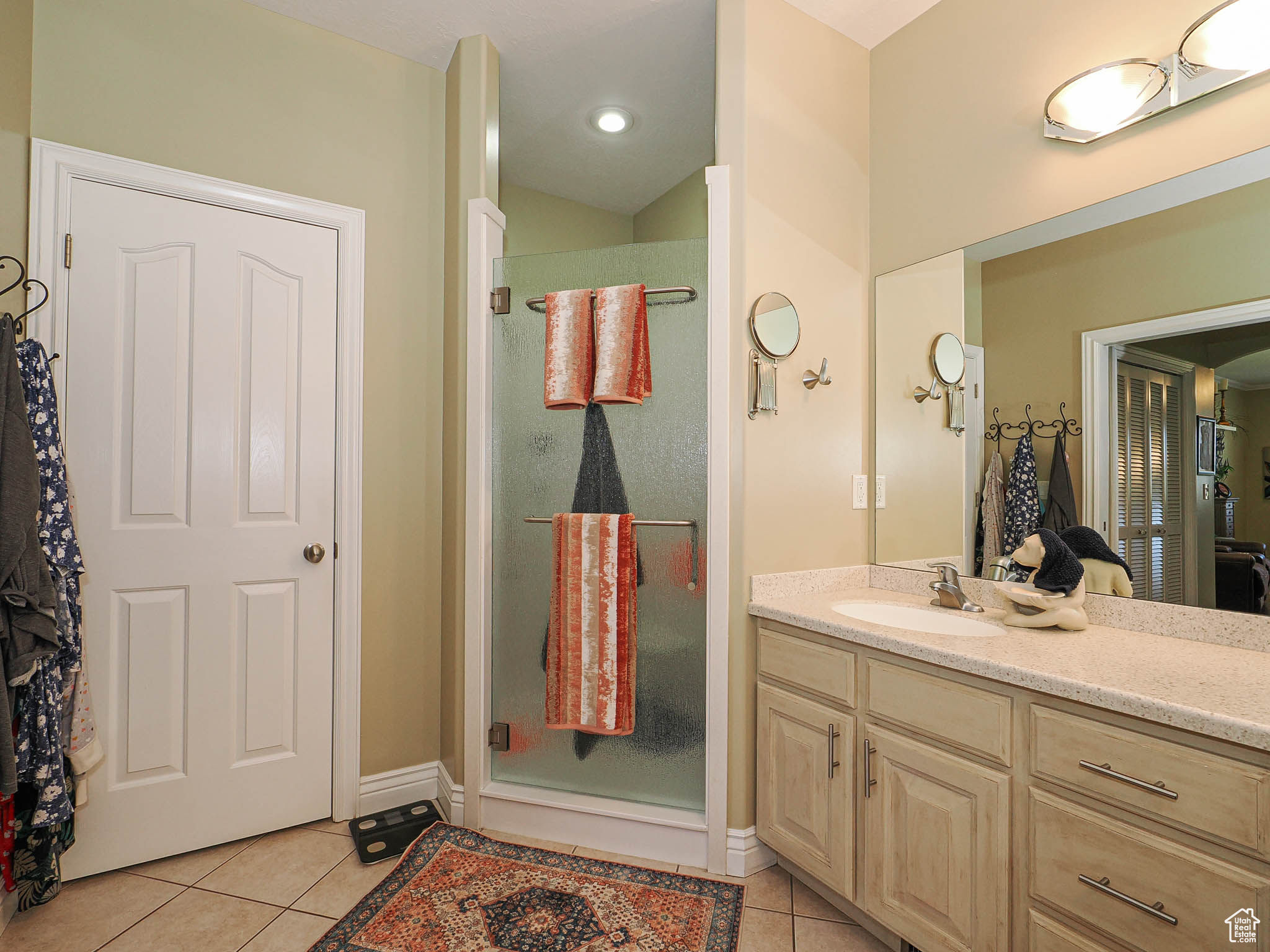 CASCADE COVE - Residential