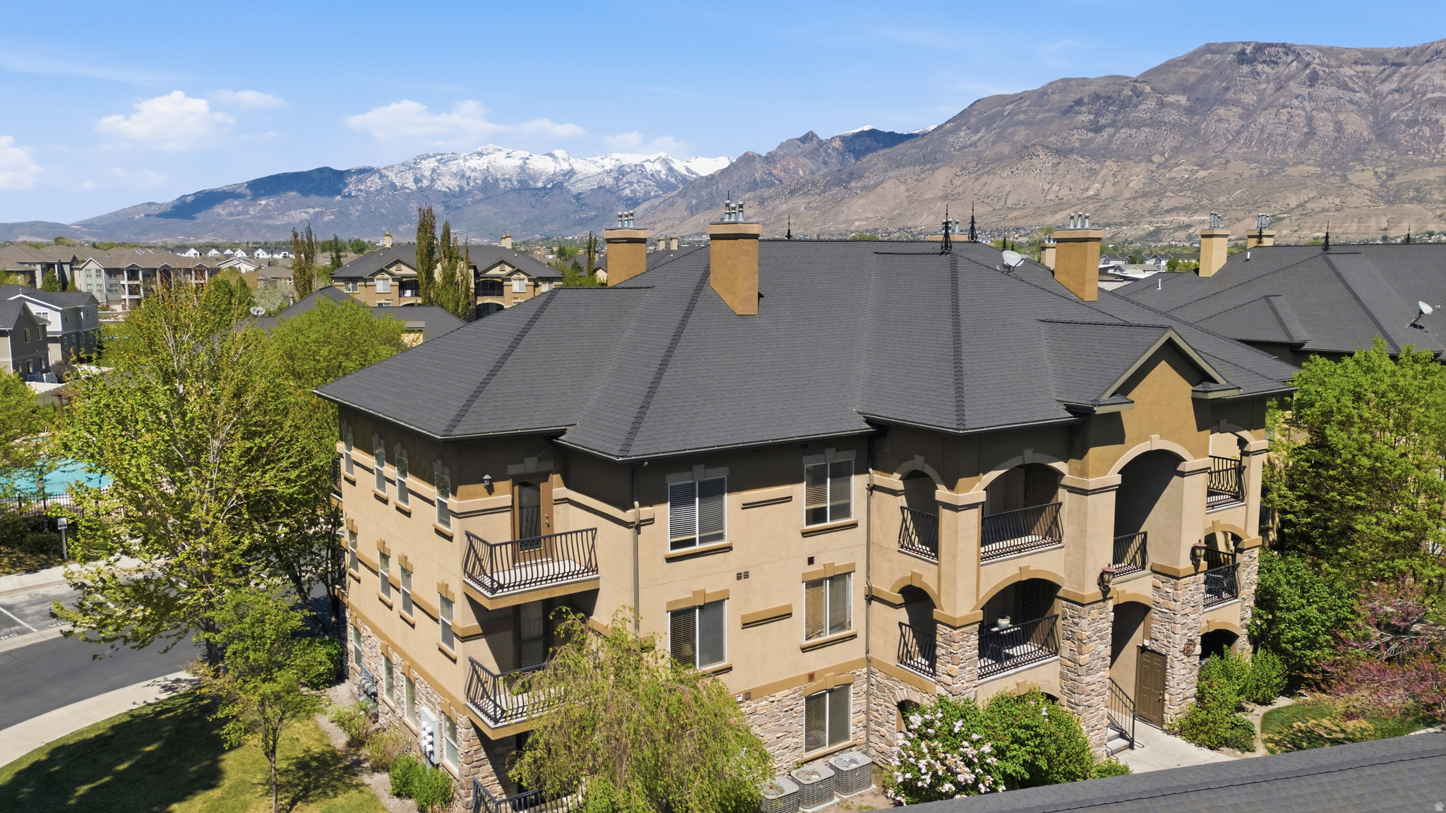 BELLE MONET - Residential