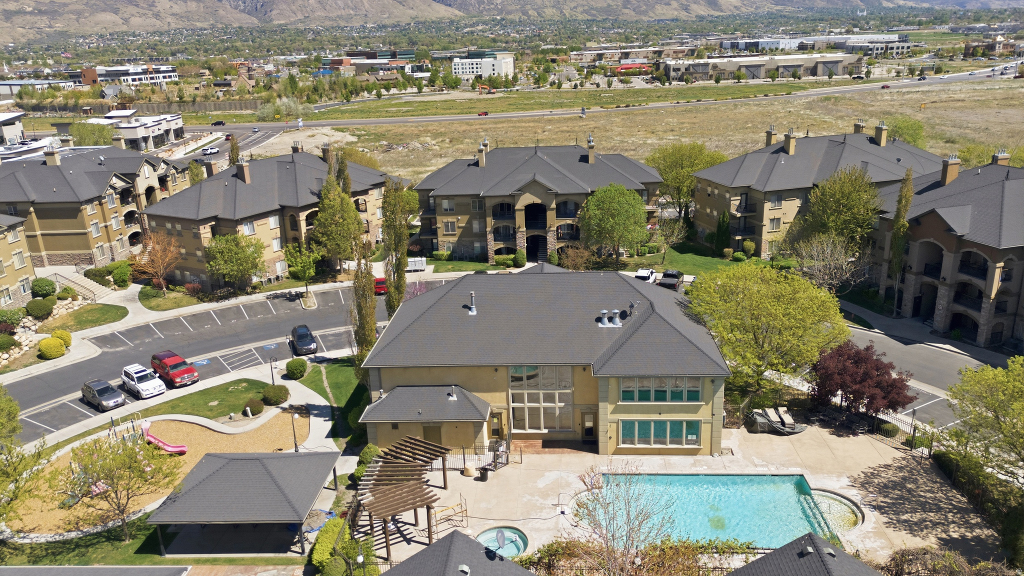 BELLE MONET - Residential