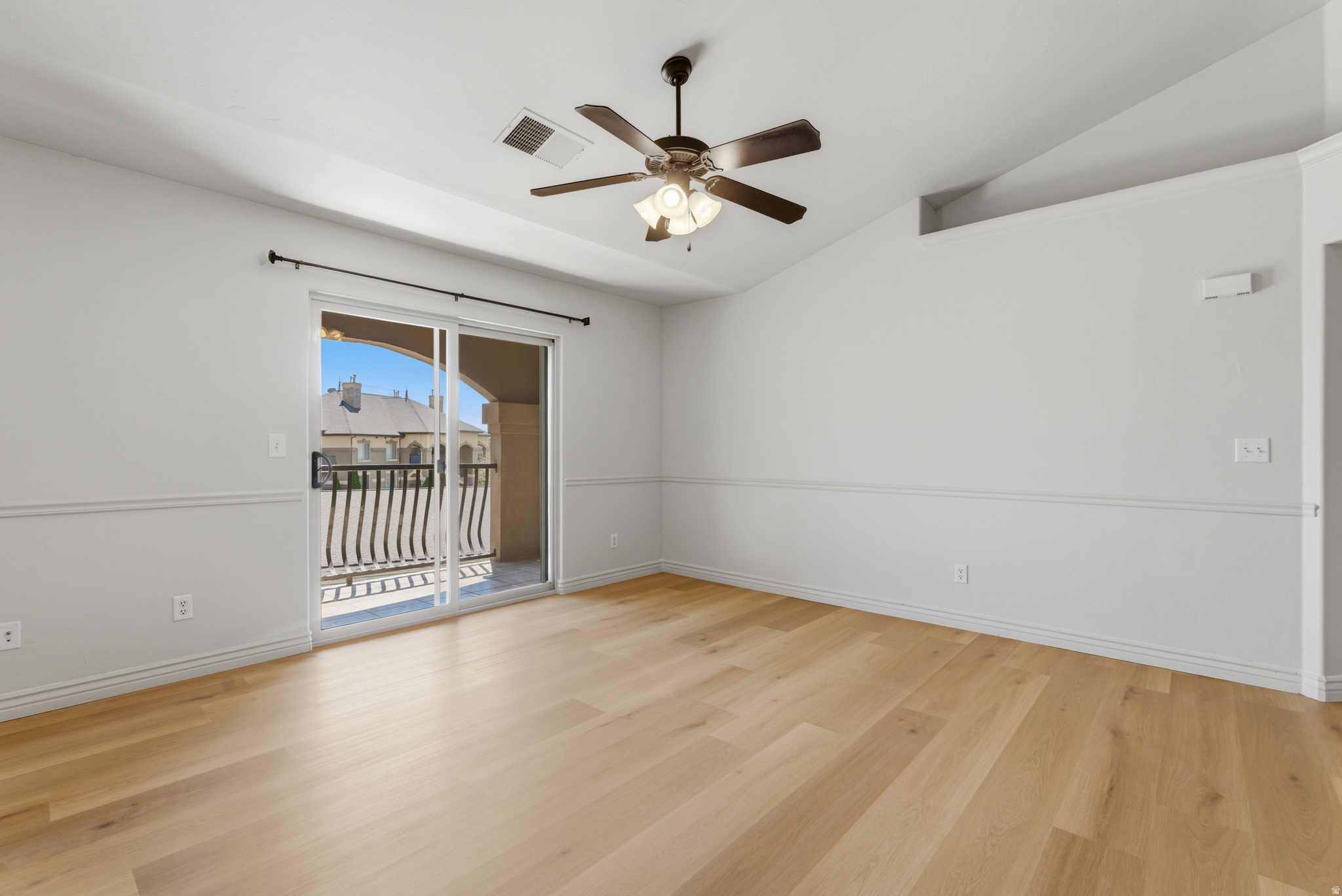 BELLE MONET - Residential