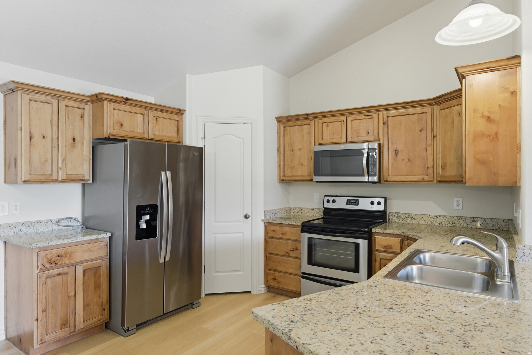 BELLE MONET - Residential