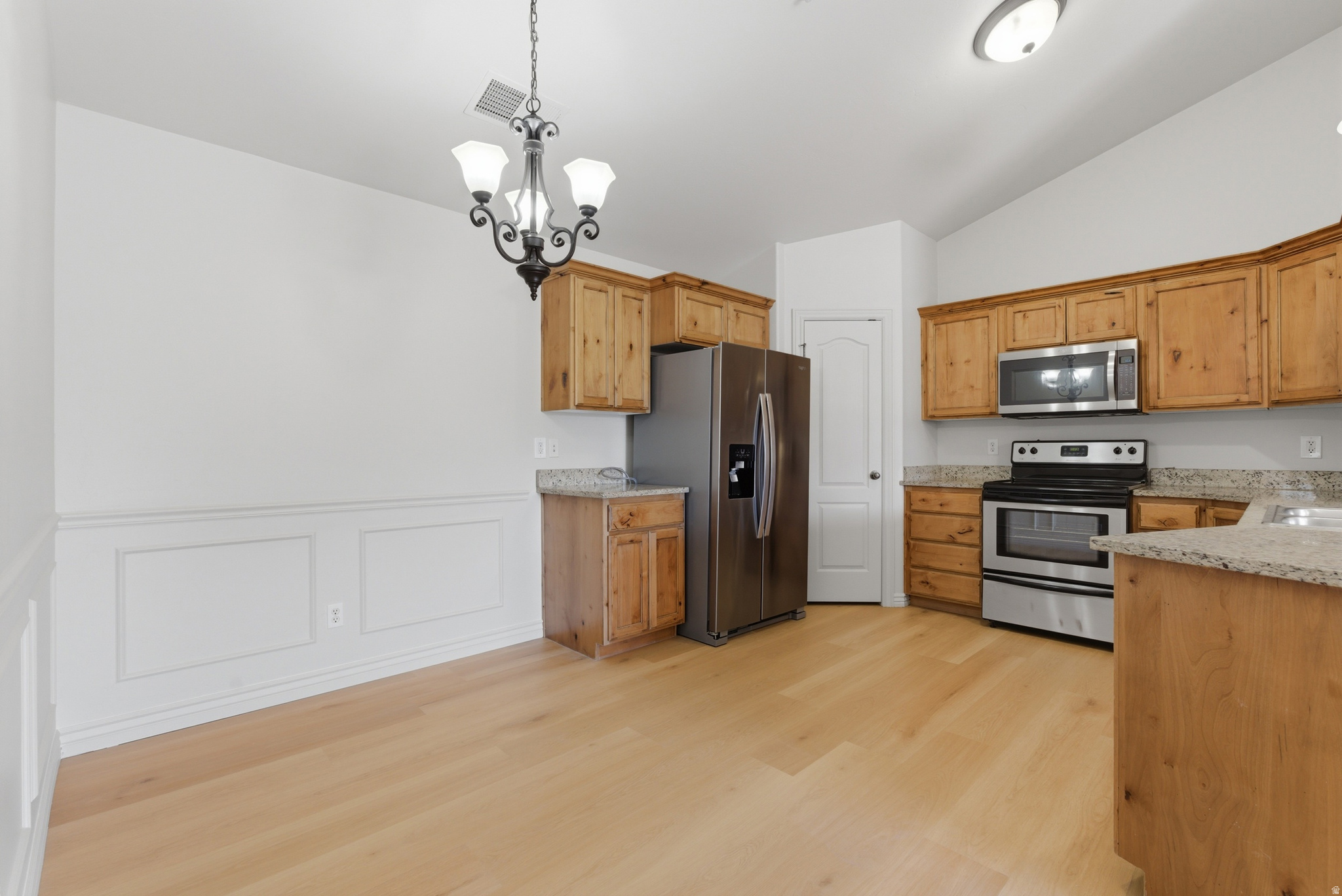 BELLE MONET - Residential