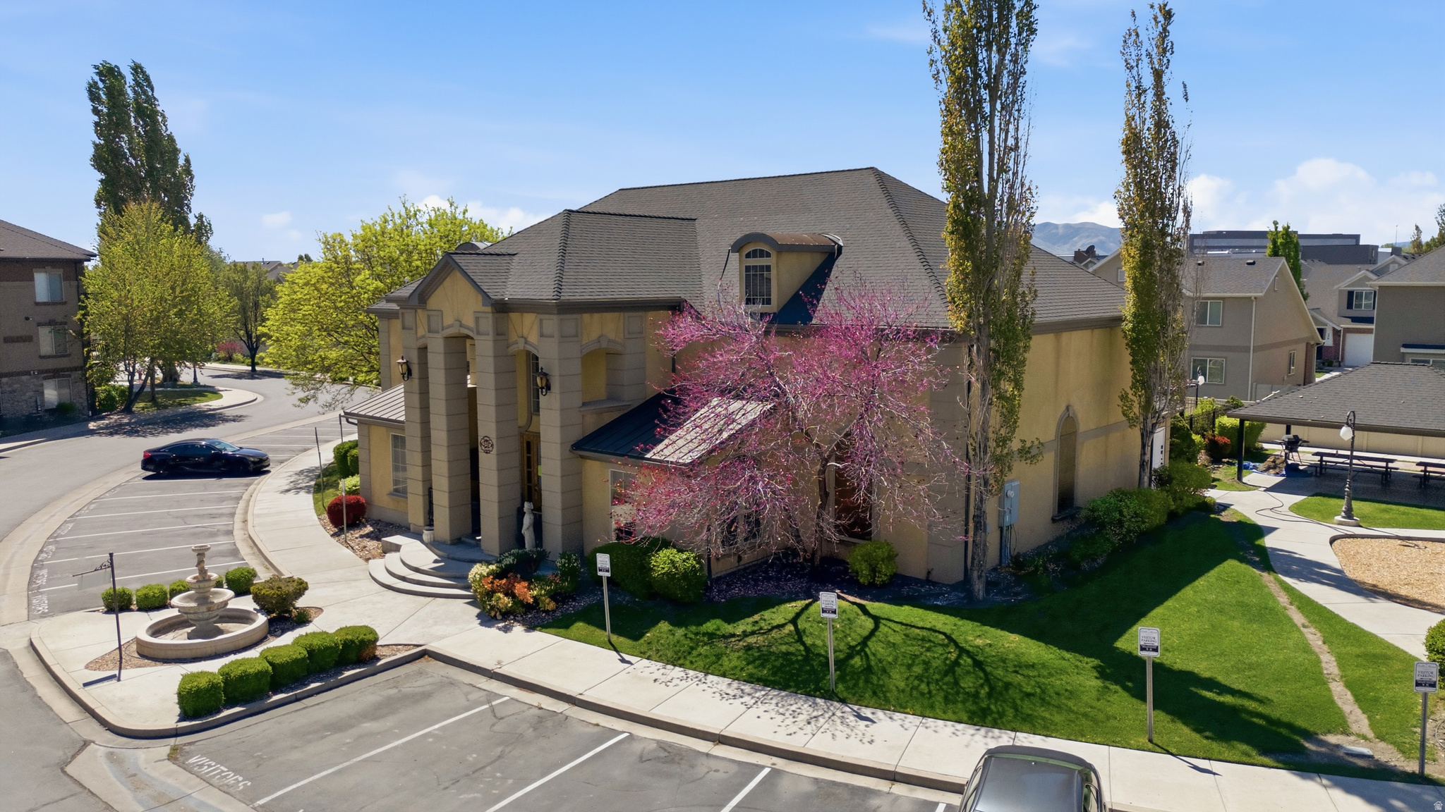 BELLE MONET - Residential