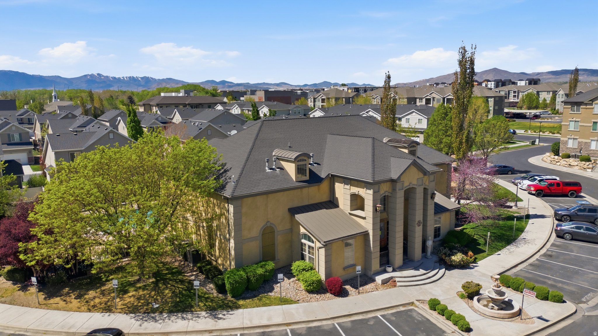 BELLE MONET - Residential