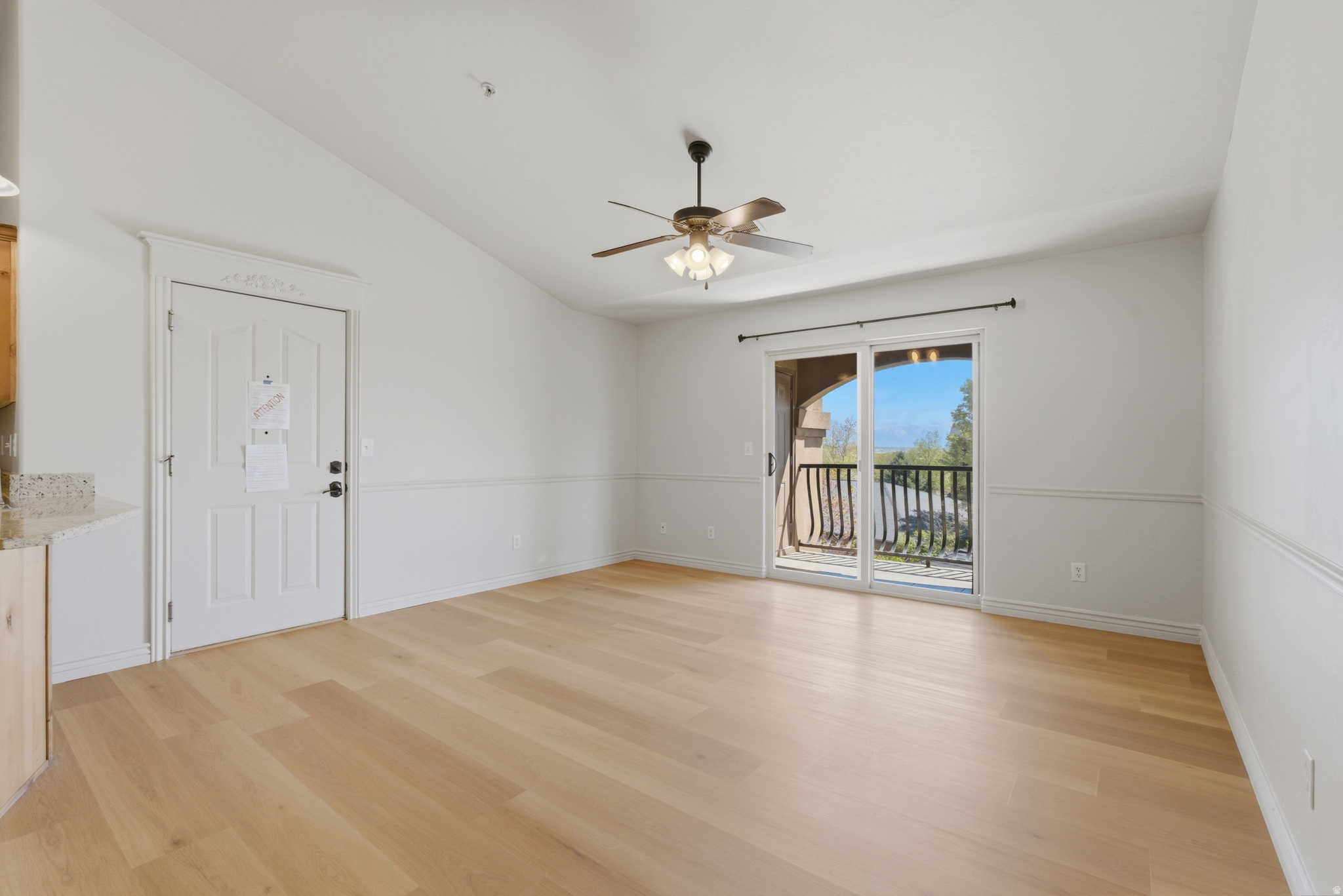 BELLE MONET - Residential