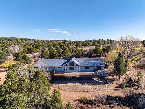 Photo of 6 S NORTH FORK RD, Orderville, UT 84758 (MLS # 2132724)