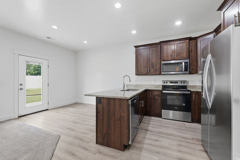 Tiny photo for 428 E 1625 N, North Ogden, UT 84404 (MLS # 2159874)