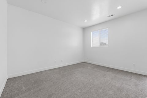 Tiny photo for 428 E 1625 N, North Ogden, UT 84404 (MLS # 2159874)