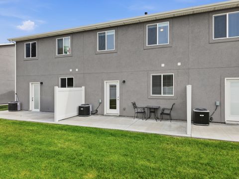 Tiny photo for 428 E 1625 N, North Ogden, UT 84404 (MLS # 2159874)