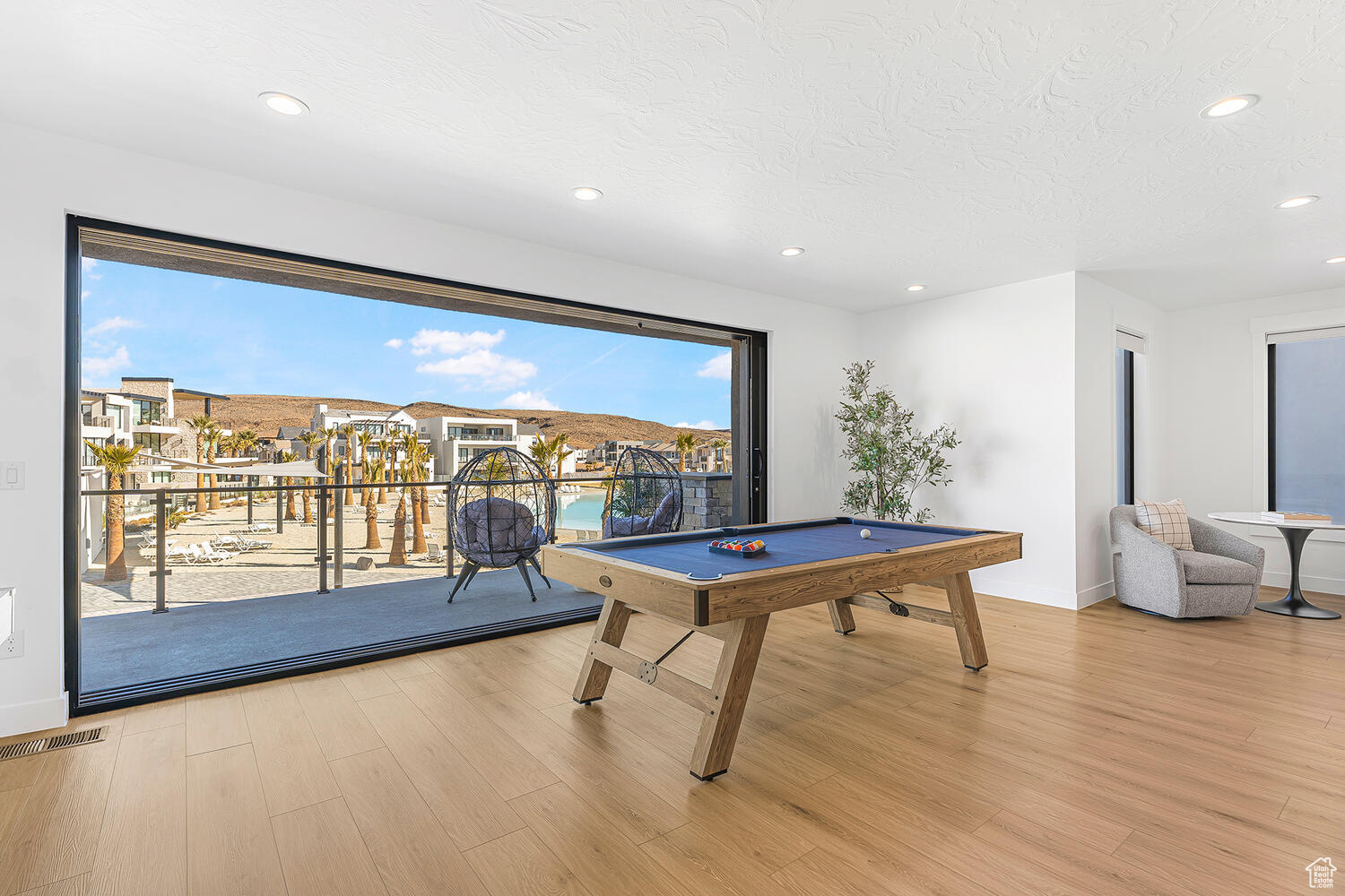 DESERT COLOR RESORT - Residential