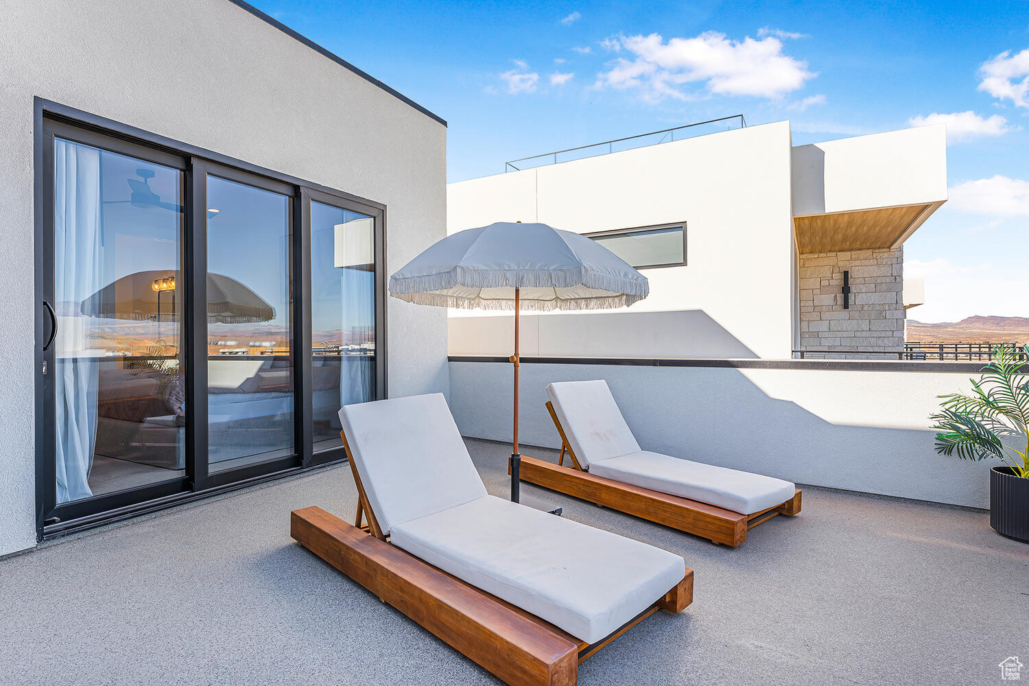 DESERT COLOR RESORT - Residential