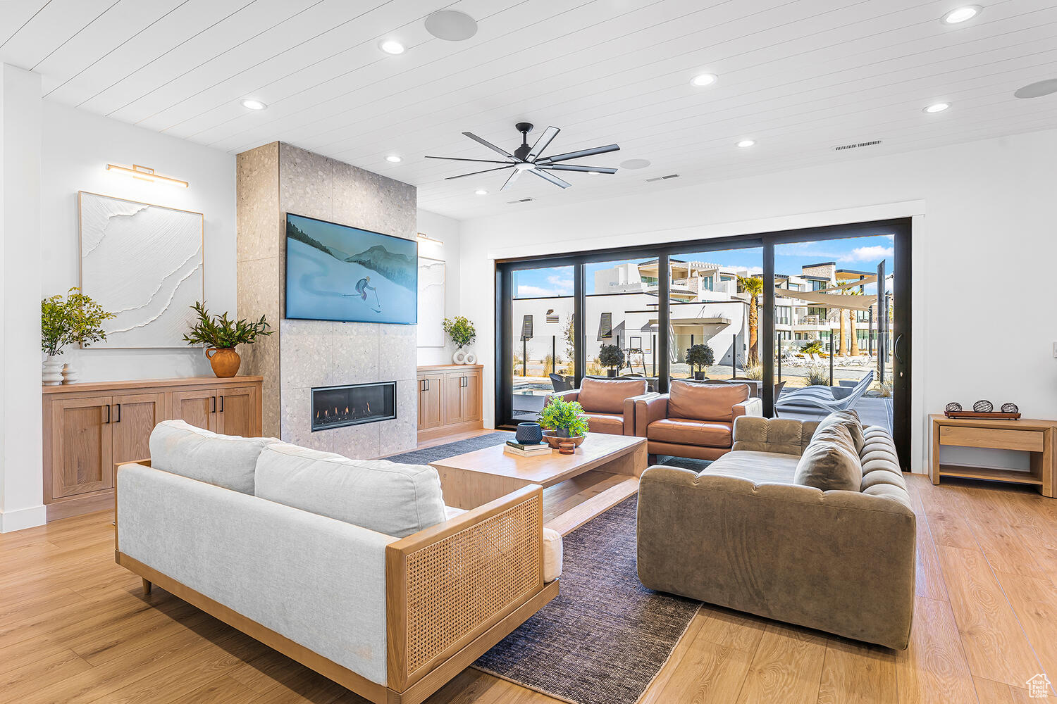 DESERT COLOR RESORT - Residential