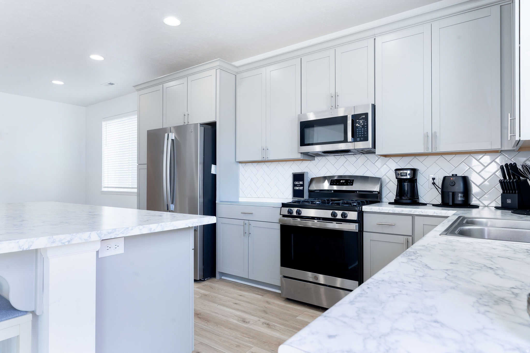 SEASONS AT SIMPSON SPRINGS - Residential