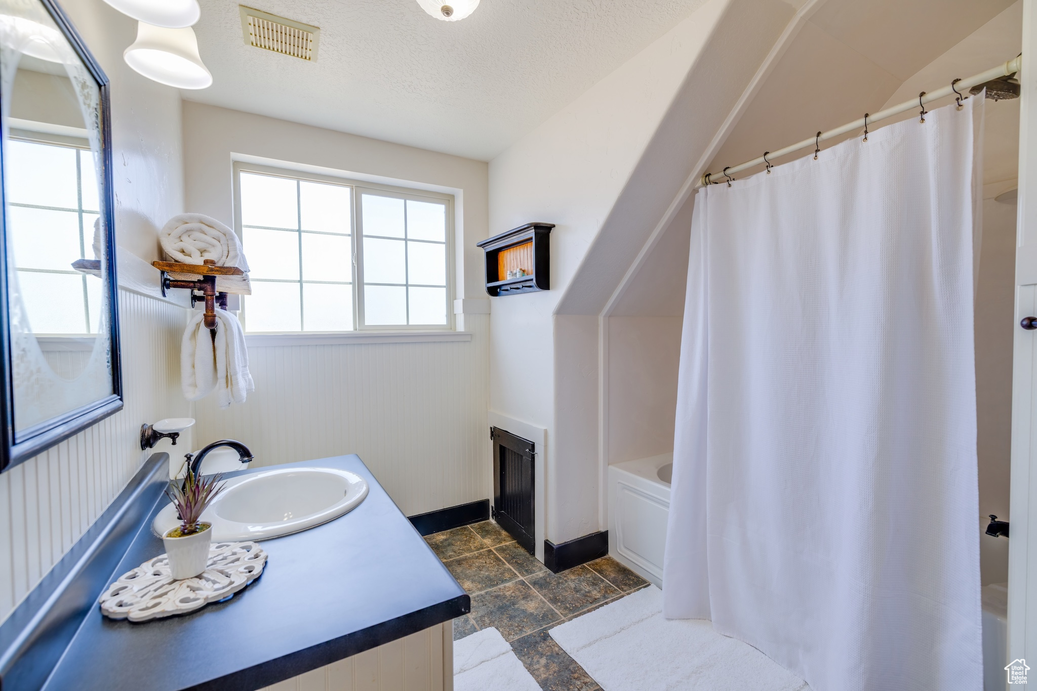 FOXRIDGE SUB LOT 12 - Residential