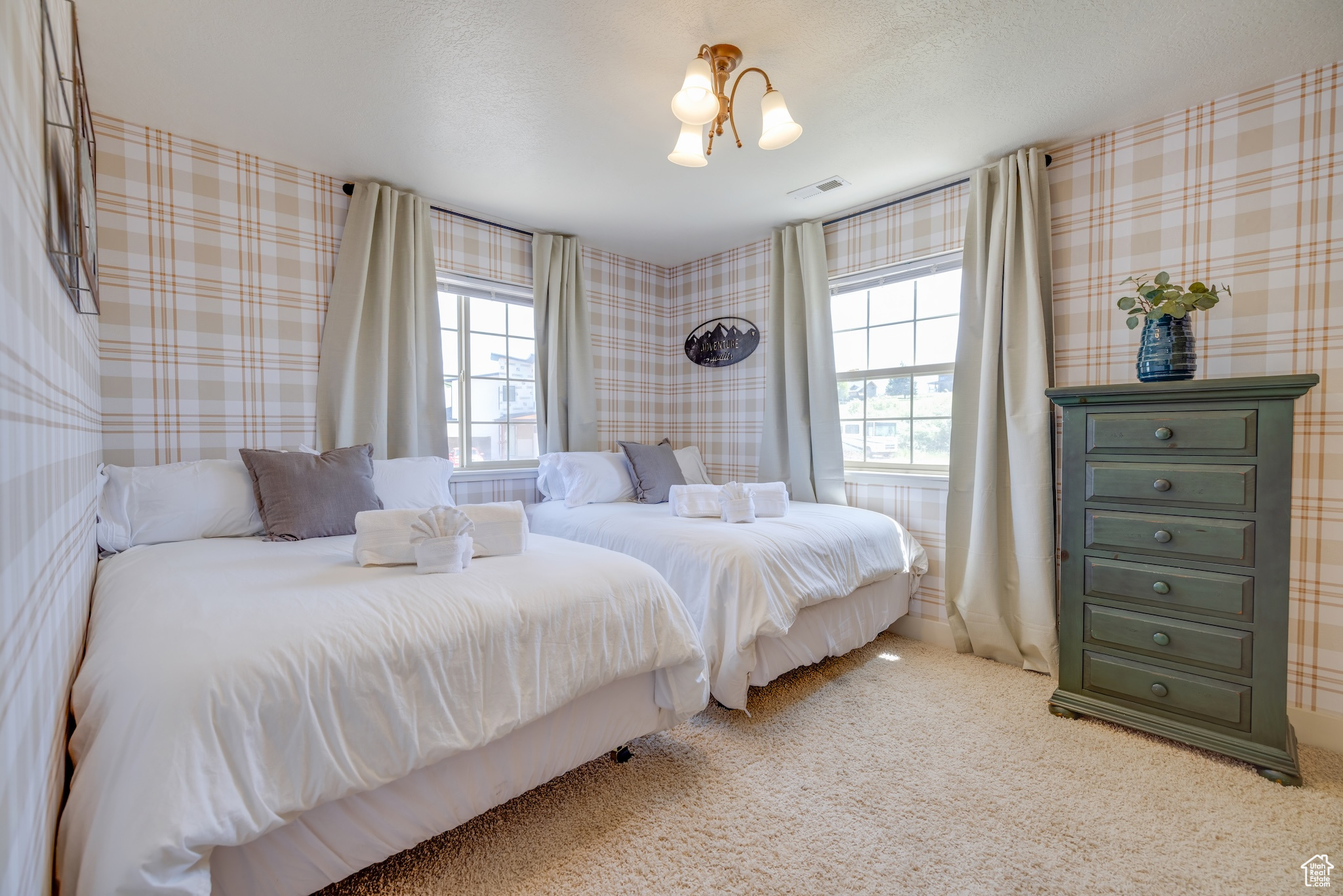 FOXRIDGE SUB LOT 12 - Residential