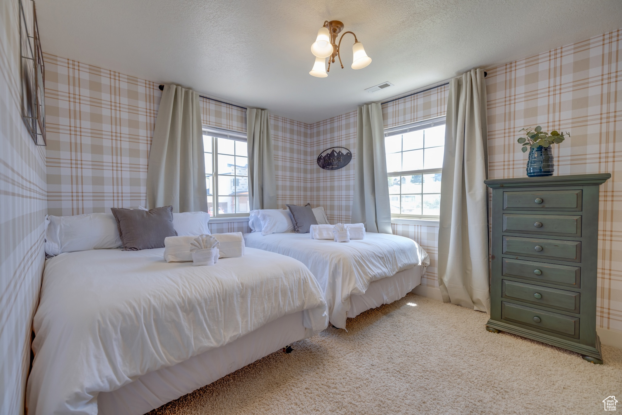 FOXRIDGE SUB LOT 12 - Residential