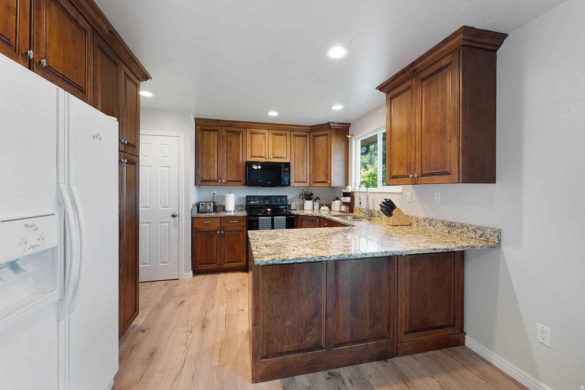 MEDALLION COVE - Residential