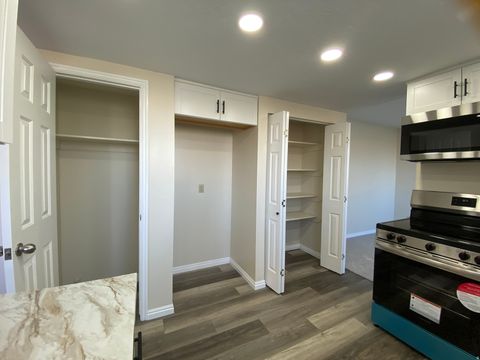 Tiny photo for 5085 S CLOVER VIEW DR, Murray, UT 84123 (MLS # 2142474)