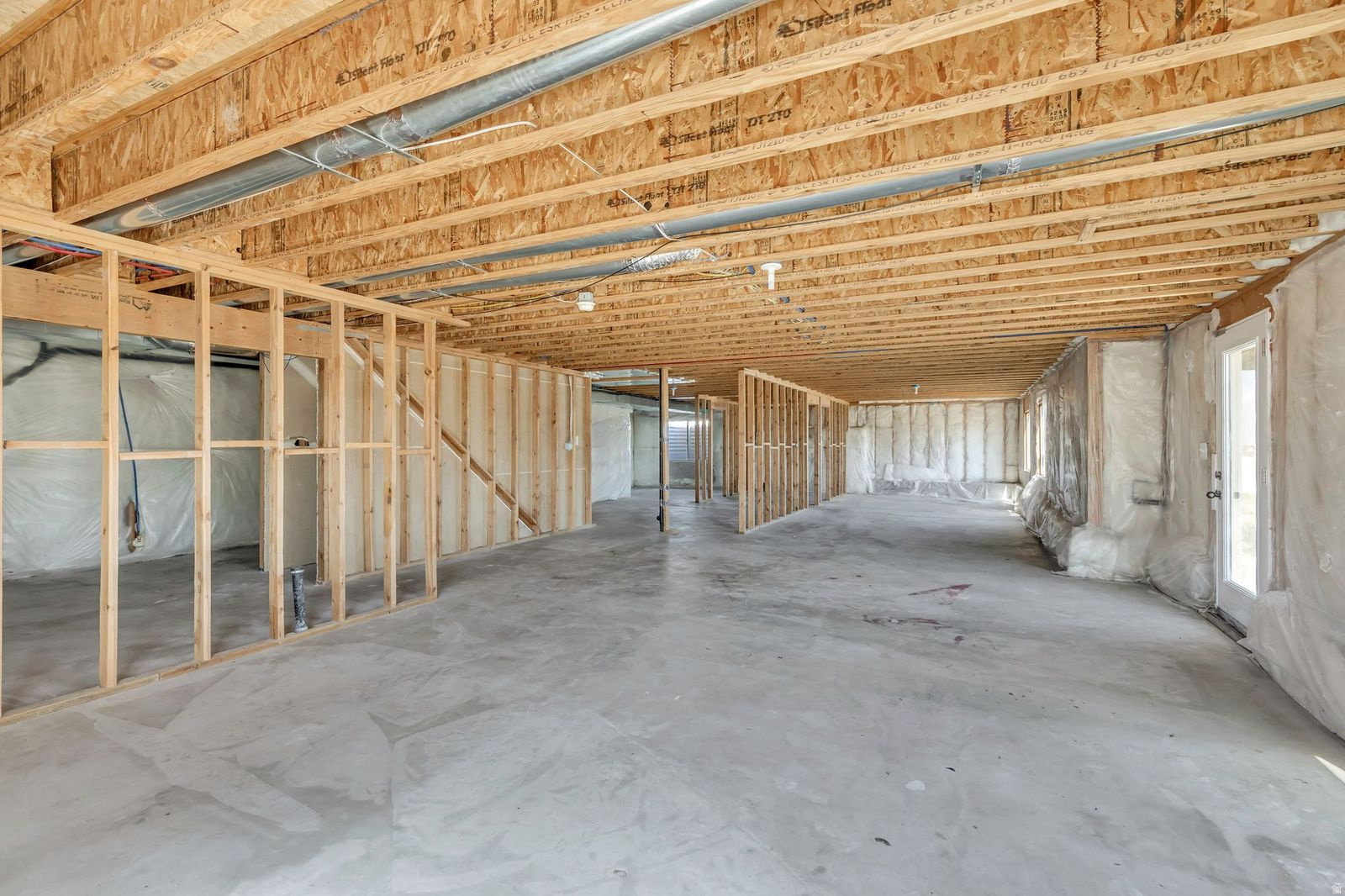 LAKE MOUNTAIN ESTATE - Residential