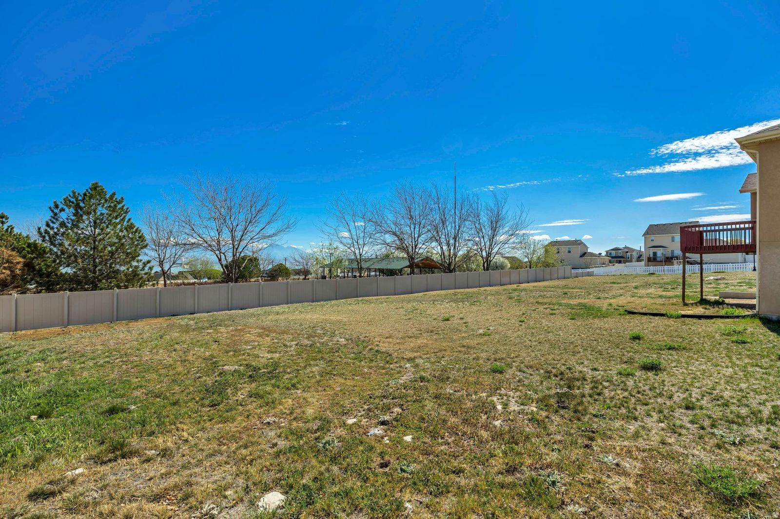 LAKE MOUNTAIN ESTATE - Residential